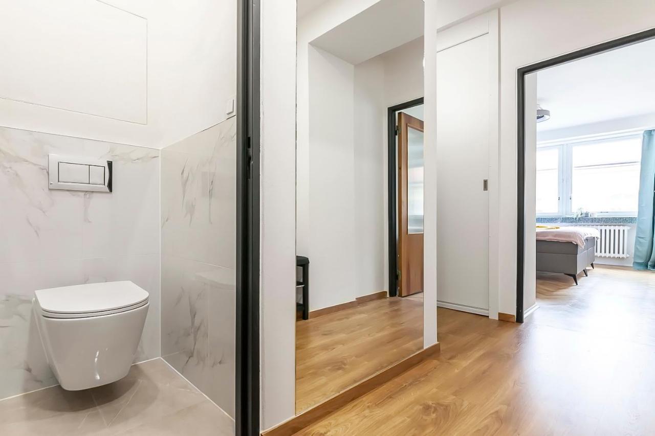 Apartament Popular Location / Street View / 4 Ppl / Netflix Praga Zewnętrze zdjęcie