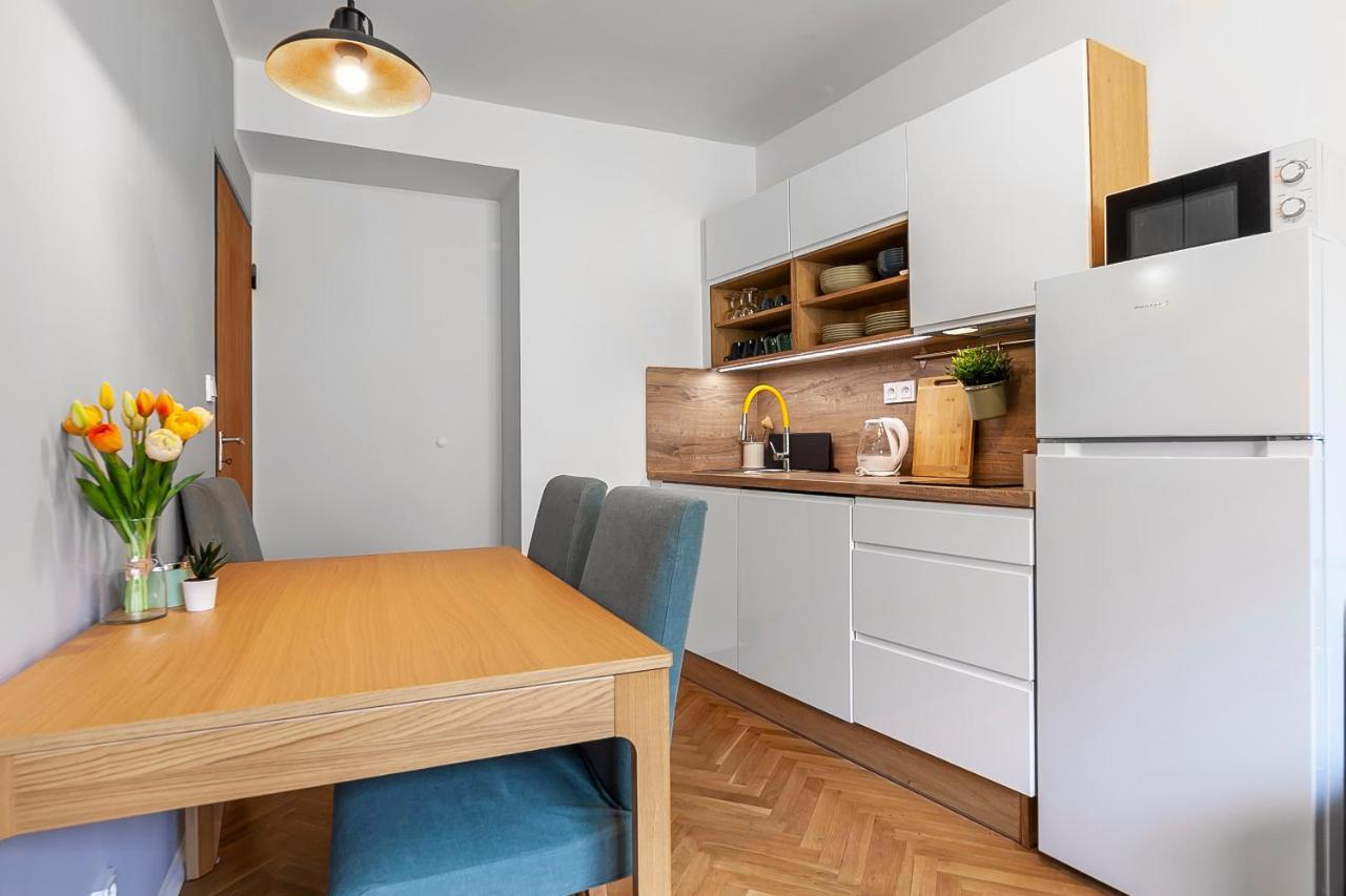 Apartament Popular Location / Street View / 4 Ppl / Netflix Praga Zewnętrze zdjęcie
